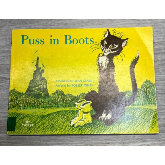 Puss In Boots by M Jean Craig Illustrated Robert Jones Scholastic Books 1972 - Picture 9 of 9